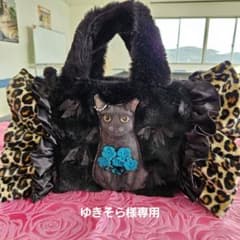 Wフリル&ブルーのお花が可愛い❤黒猫ちゃんトートバッグ。コヤンイサム