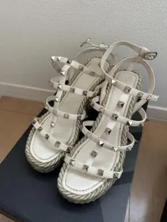 2026年最新】VALENTINOロックスタッズサンダルの人気アイテム - メルカリ