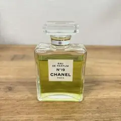 2026年最新】シャネルno.19の人気アイテム - メルカリ