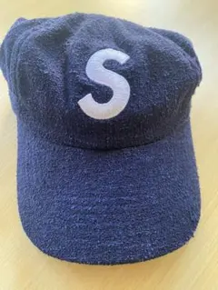 2026年最新】SUPREME キャップ sロゴ ネイビーの人気アイテム - メルカリ