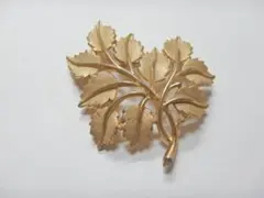 2026年最新】ブローチ trifariの人気アイテム - メルカリ