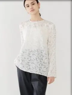 2026年最新】yori ブラウス shiroconの人気アイテム - メルカリ