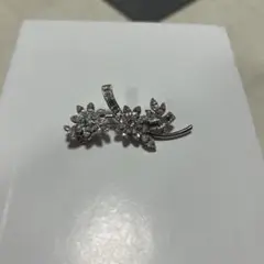 2026年最新】フォクシー風ブローチの人気アイテム - メルカリ