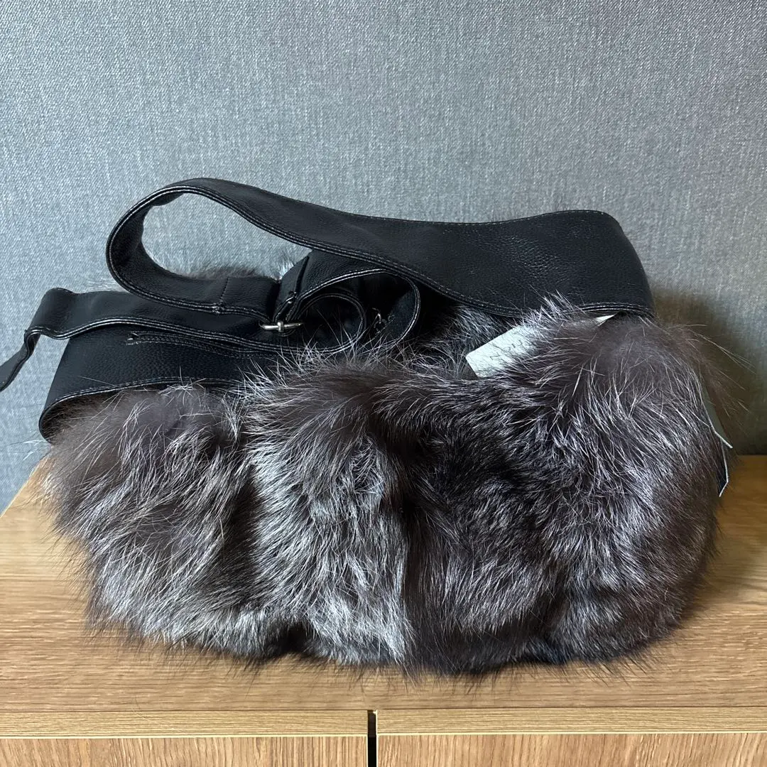 2026年最新】ファー バッグ シルバーフォックスの人気アイテム - メルカリ