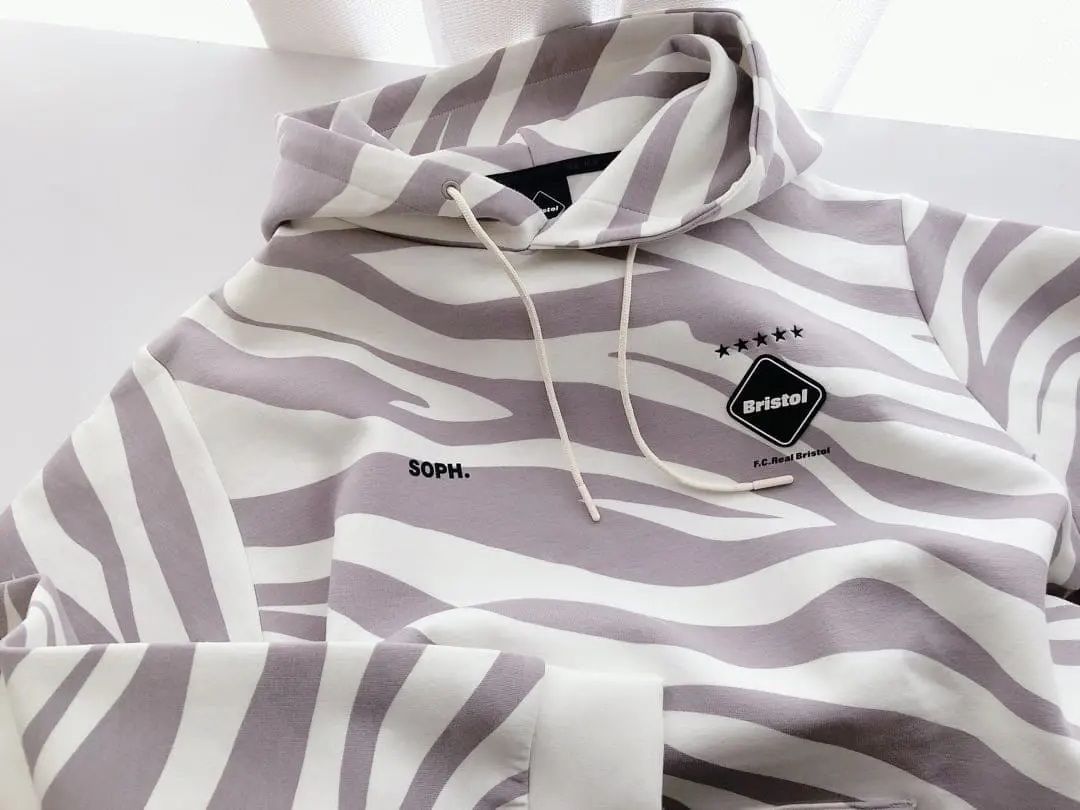 2026年最新】fcrbパーカー ゼブラの人気アイテム - メルカリ