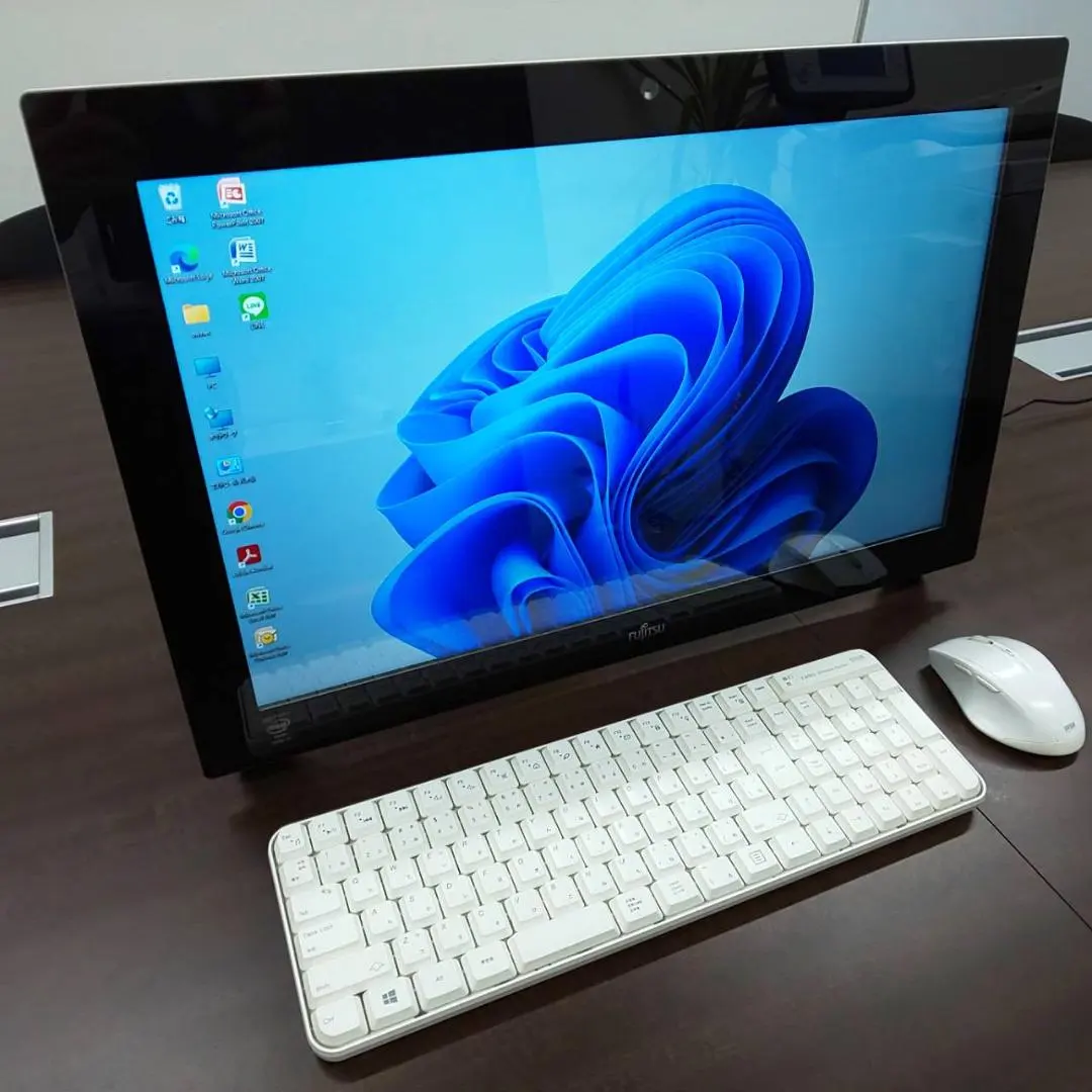 2026年最新】esprimo wh77の人気アイテム - メルカリ