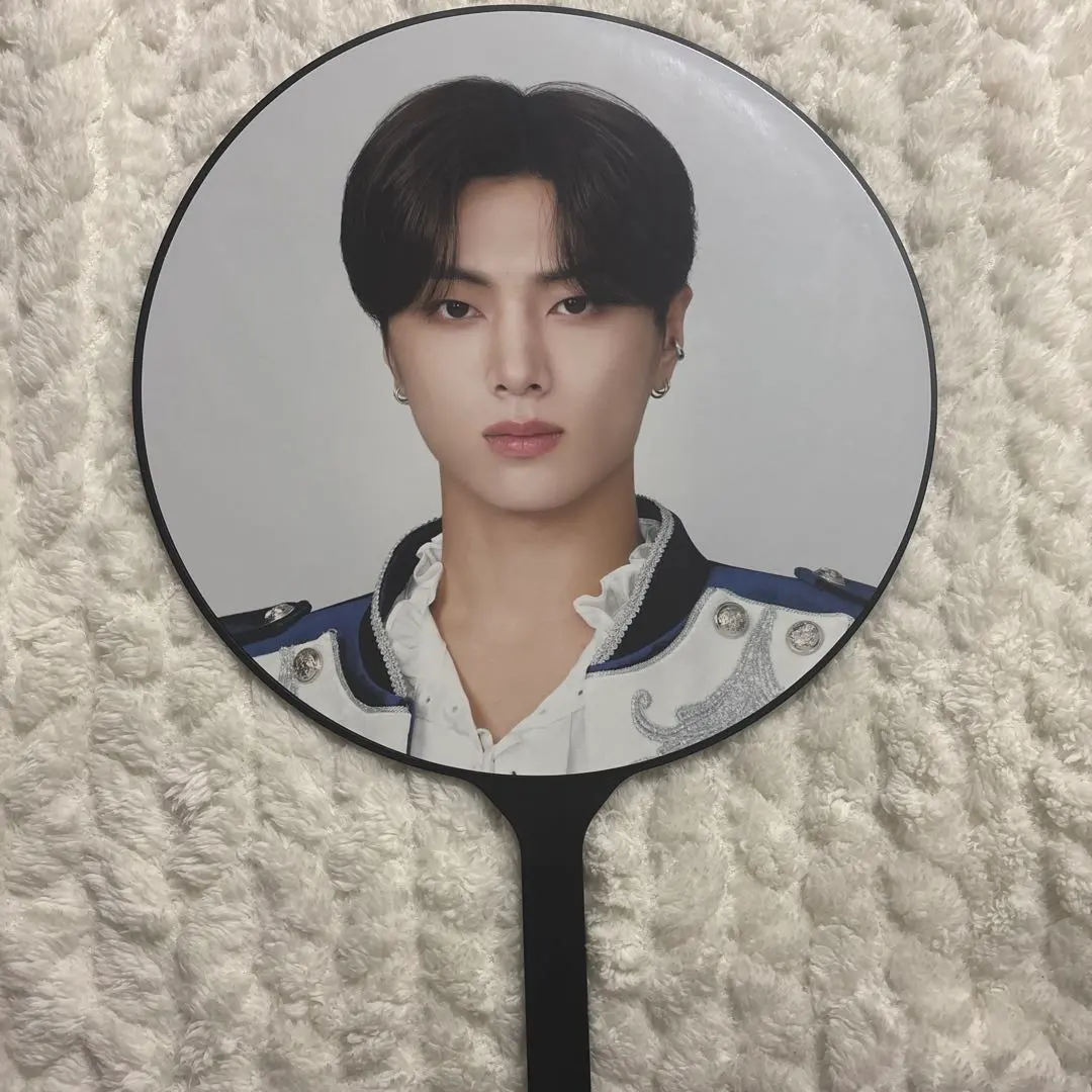 2026年最新】グループ名：ENHYPEN うちわの人気アイテム - メルカリ