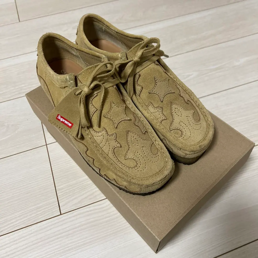 2026年最新】Supreme Clarks Woven Wallabeeの人気アイテム - メルカリ