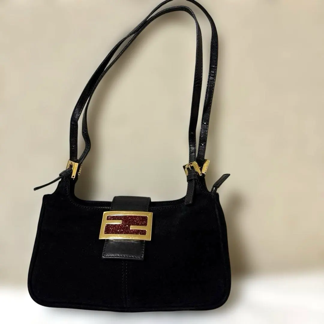2026年最新】fendi マンマバケット スエードの人気アイテム - メルカリ