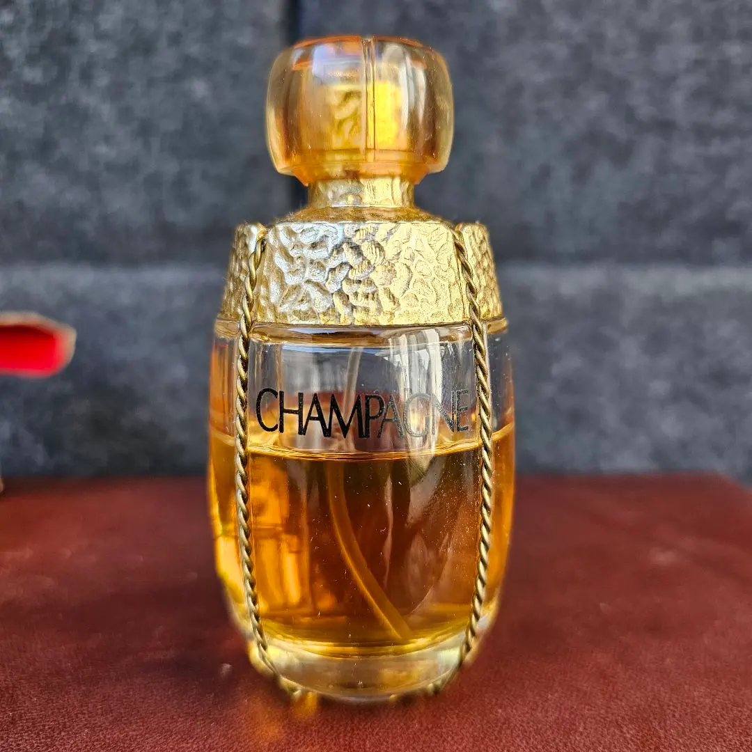 2026年最新】イヴサンローランシャンパーニュの人気アイテム - メルカリ