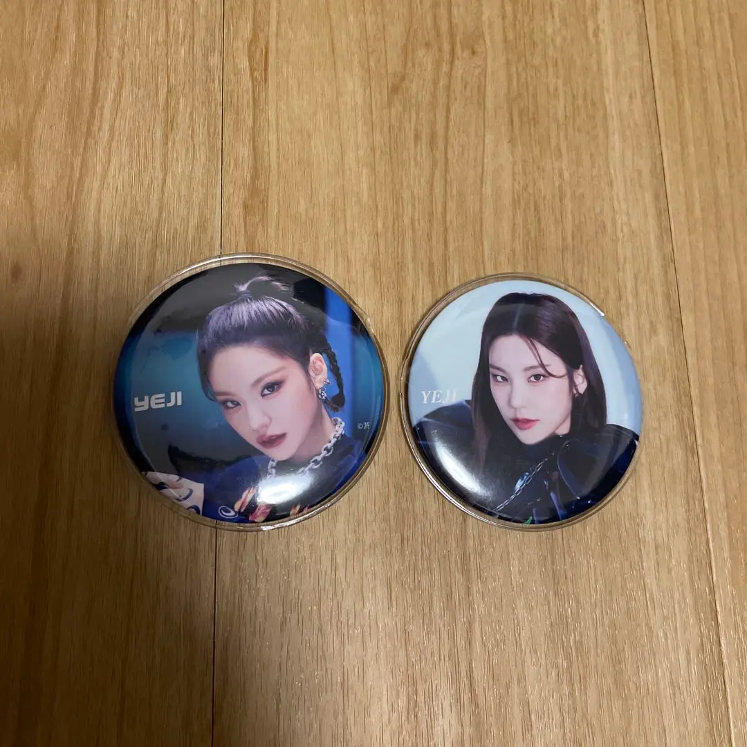 2026年最新】itzy缶バッチの人気アイテム - メルカリ