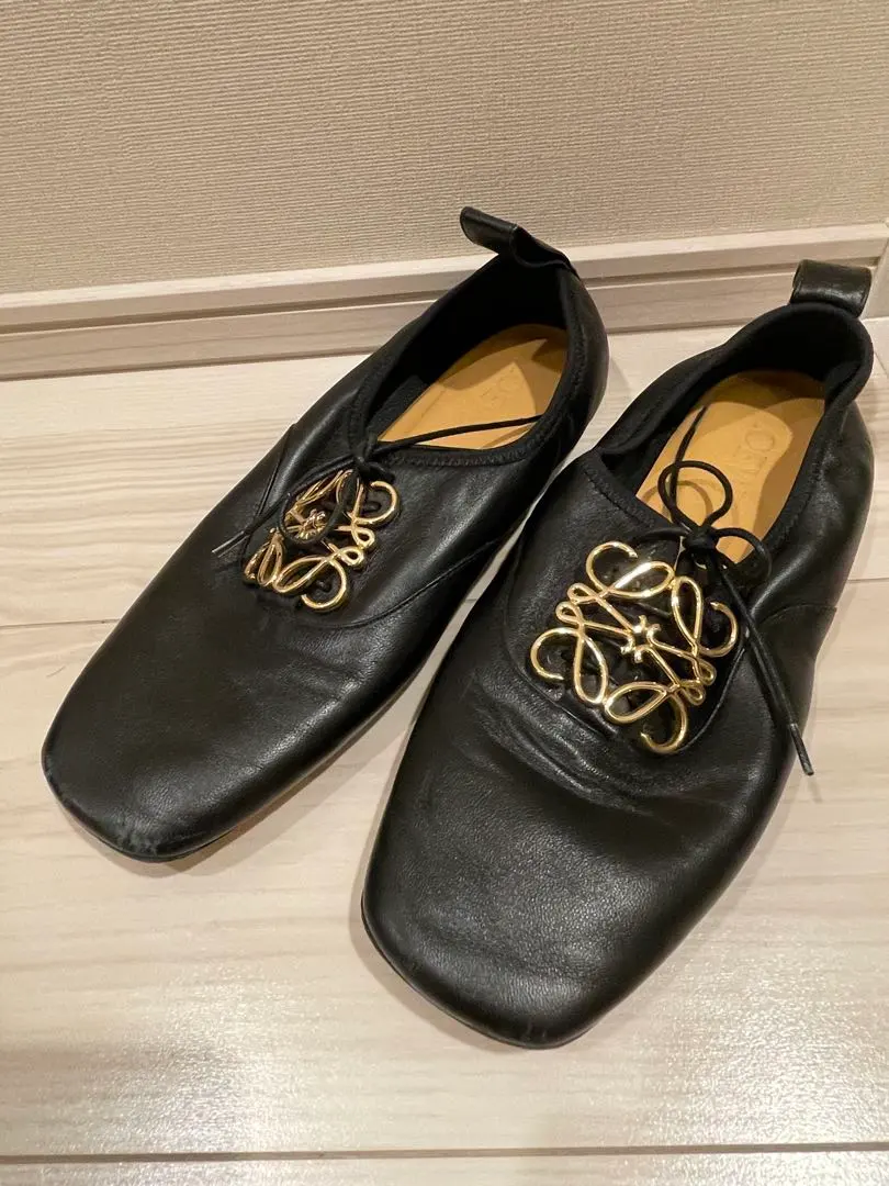 2026年最新】LOEWE パンプスの人気アイテム - メルカリ