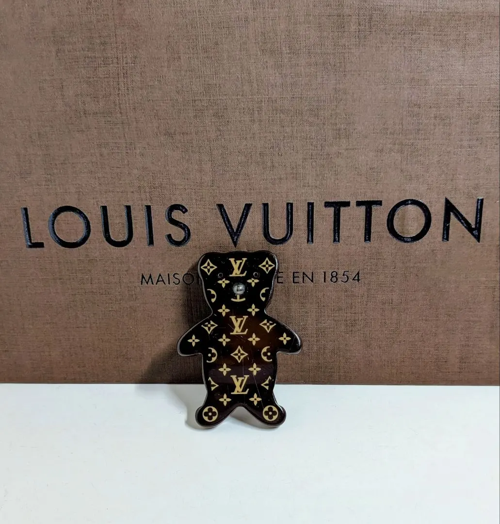 2026年最新】ヴィトン ピンバッチの人気アイテム - メルカリ