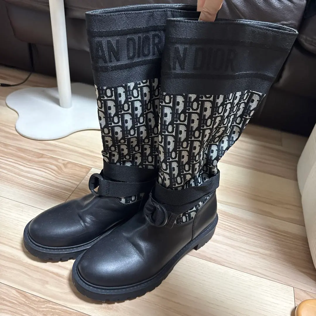 2026年最新】Christian Dior ロングブーツの人気アイテム - メルカリ