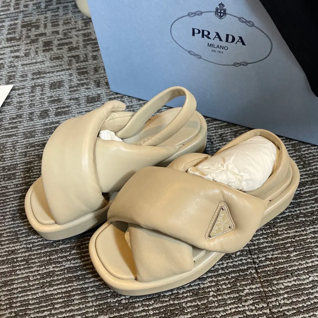 2026年最新】prada ナッパレザーサンダルの人気アイテム - メルカリ