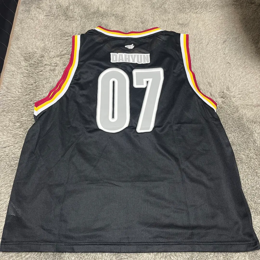 2026年最新】グループ名：TWICE Tシャツ・アパレルの人気アイテム