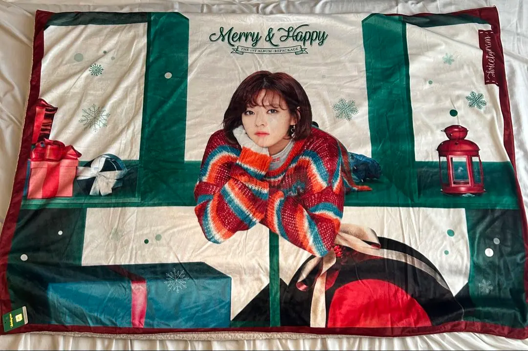 2026年最新】twice merry&happy ブランケットの人気アイテム - メルカリ