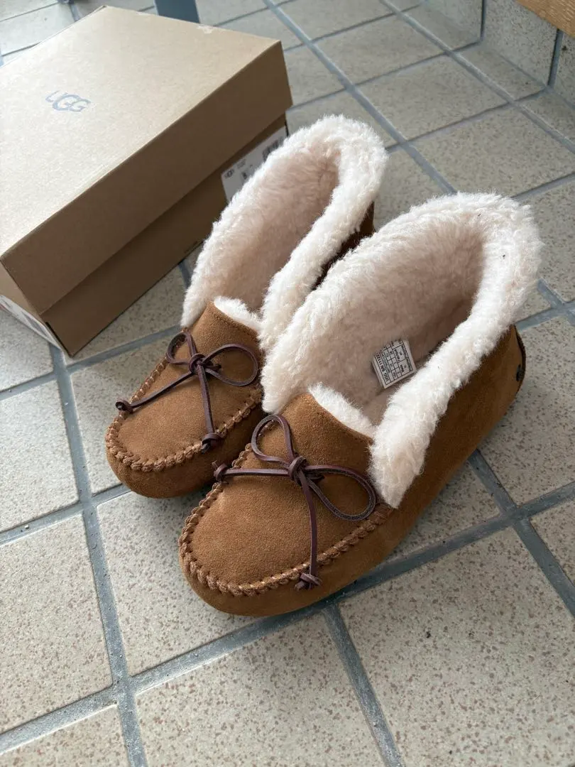 2026年最新】ugg アグ alenaの人気アイテム - メルカリ