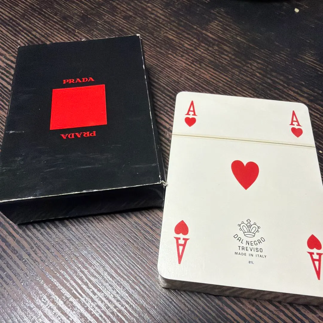 2026年最新】プラダ トランプの人気アイテム - メルカリ