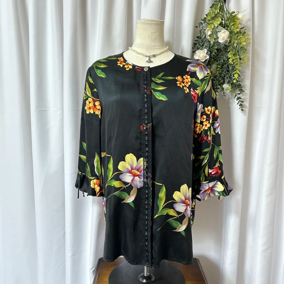 2026年最新】フェラガモ シルク ブラウスの人気アイテム - メルカリ