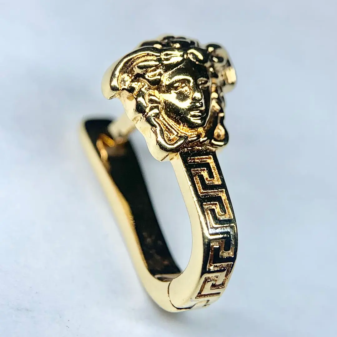 2026年最新】VERSACE ピアス(片耳用)の人気アイテム - メルカリ