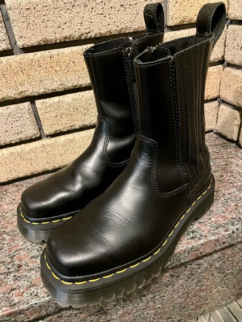 2026年最新】スクエアトゥ ドクターマーチンの人気アイテム - メルカリ