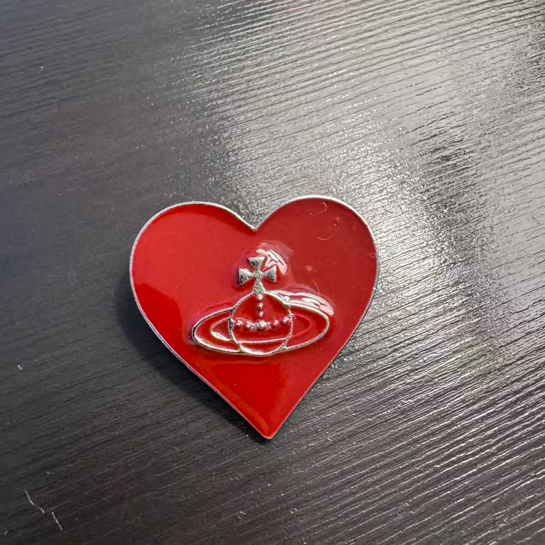 2026年最新】vivienne westwood ピンバッチの人気アイテム - メルカリ