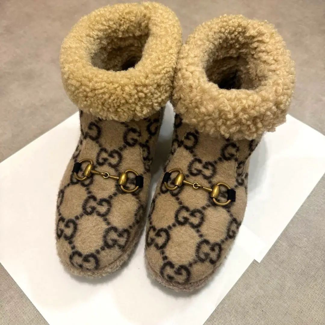 2026年最新】GUCCI ムートンブーツの人気アイテム - メルカリ