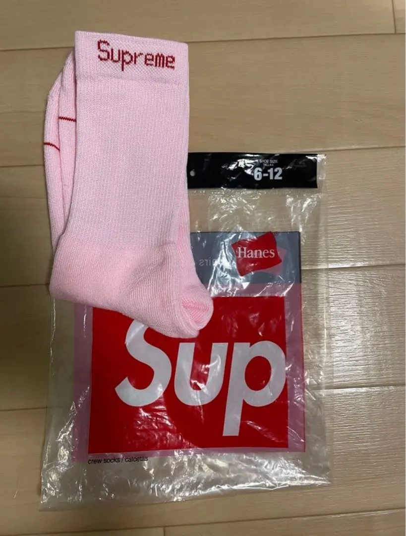 2026年最新】supreme 靴下 ピンクの人気アイテム - メルカリ