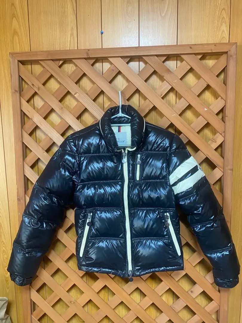 2026年最新】モンクレール ERICの人気アイテム - メルカリ