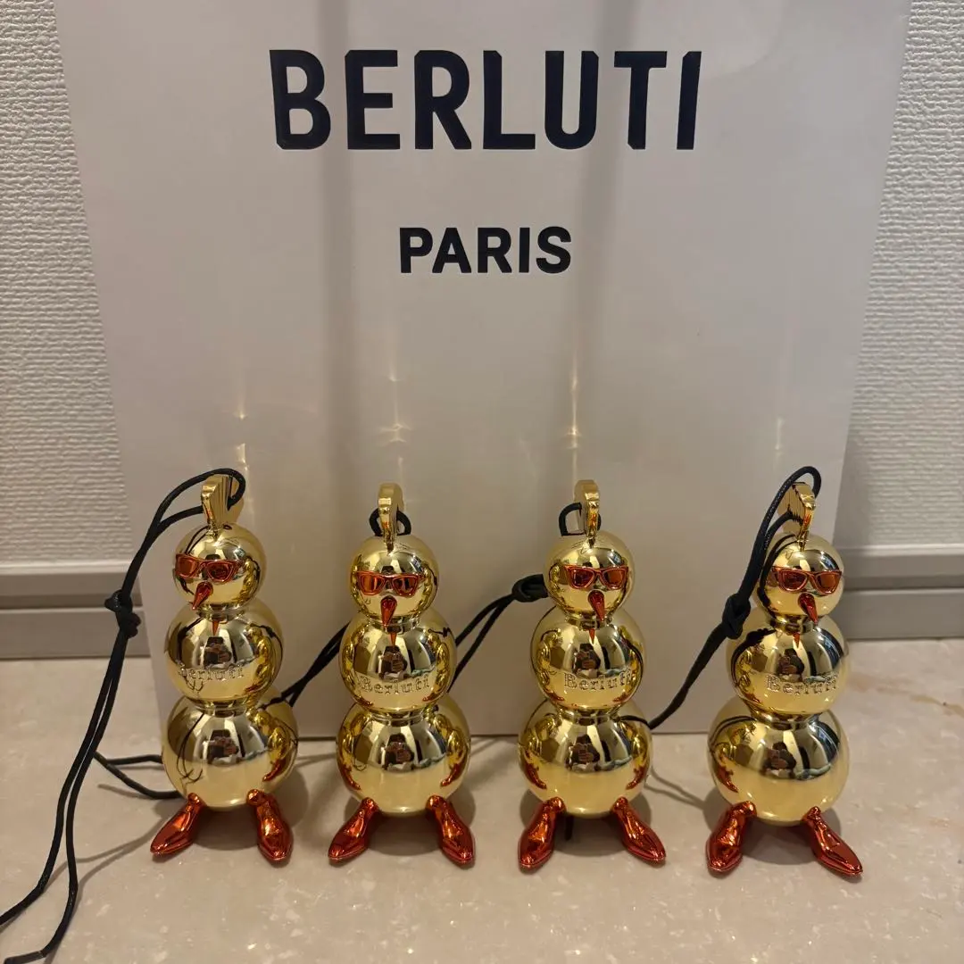 2026年最新】ベルルッティ ノベルティ チャームの人気アイテム - メルカリ