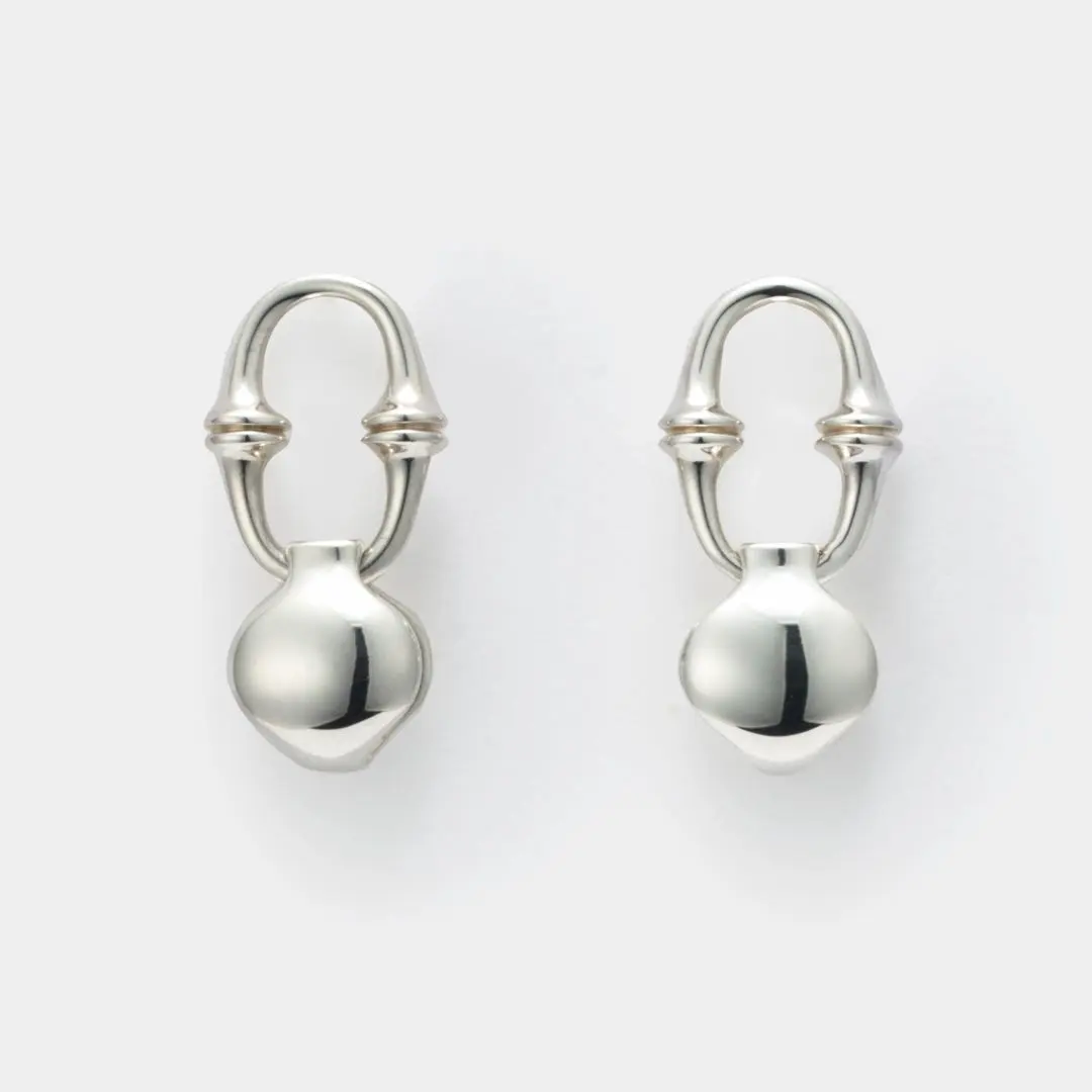 2026年最新】h'eres ピアスの人気アイテム - メルカリ