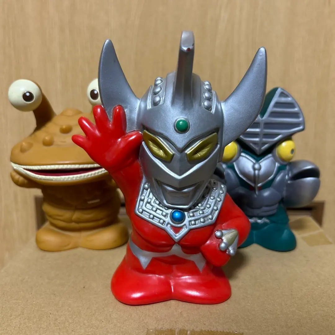 2026年最新】バルタン星人 貯金箱の人気アイテム - メルカリ