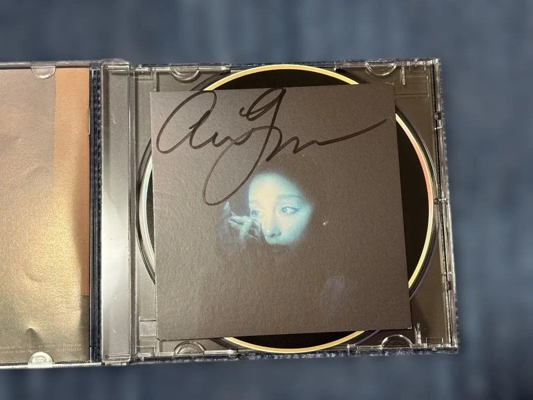 2026年最新】ARIANA grande サインの人気アイテム - メルカリ