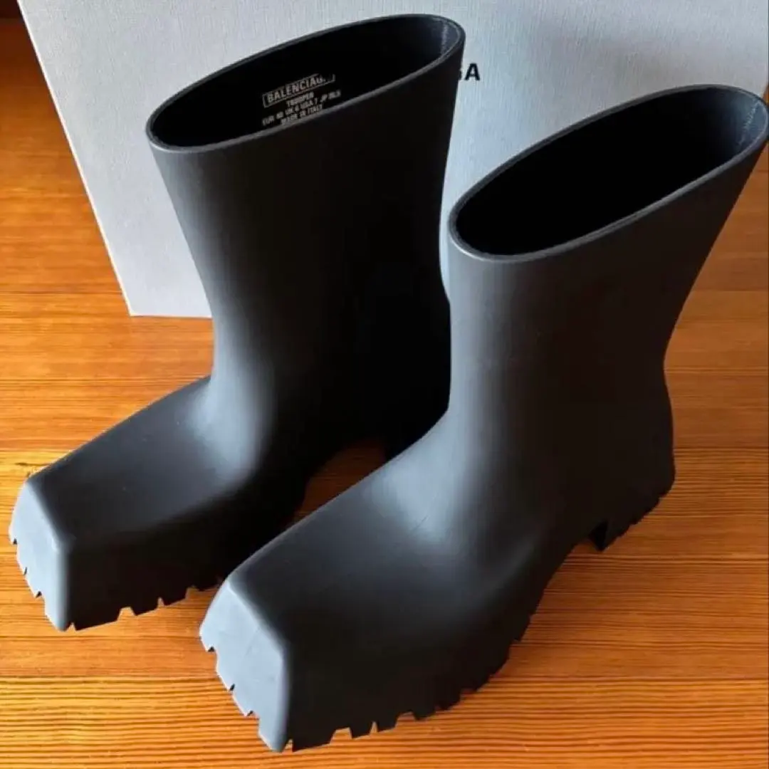 2026年最新】trooper balenciagaの人気アイテム - メルカリ