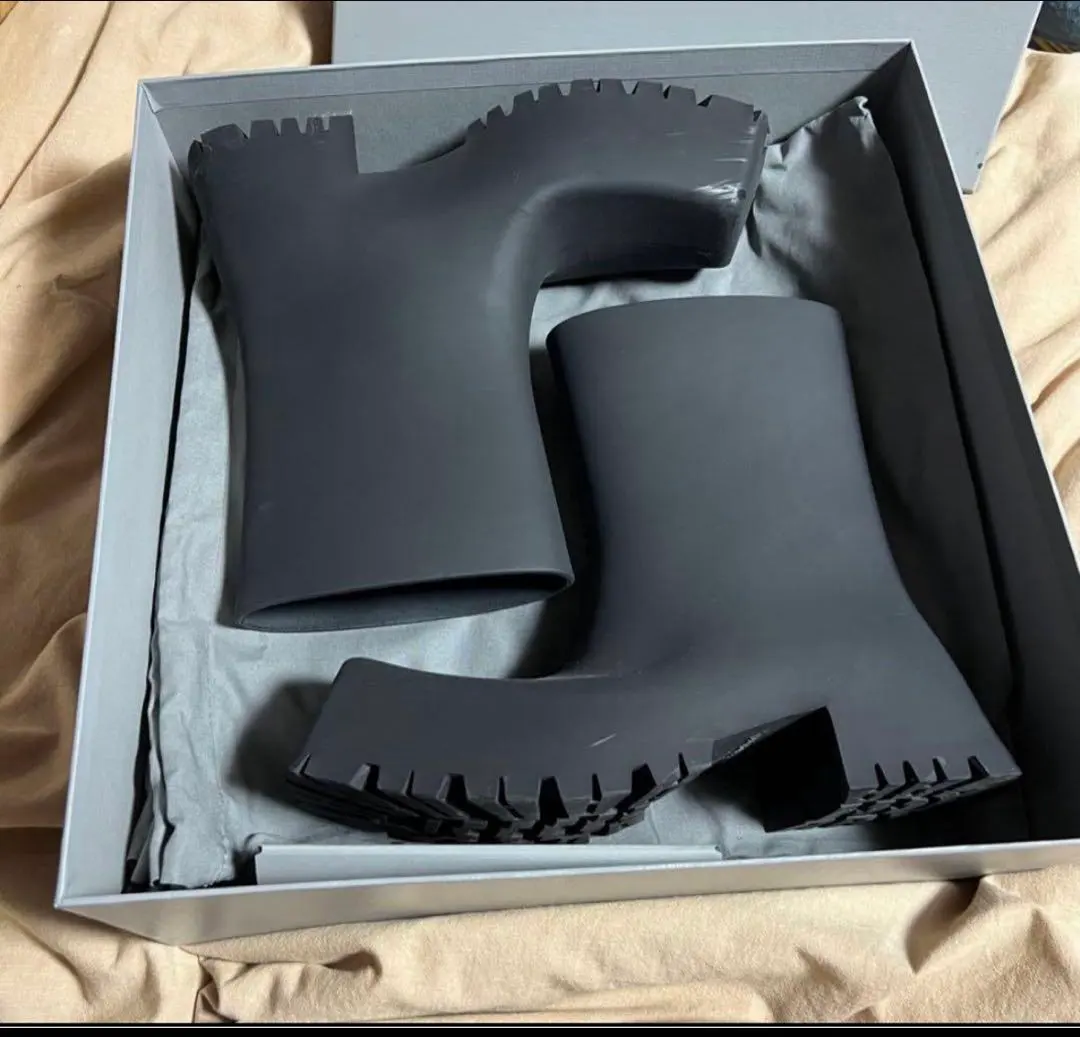 2026年最新】trooper balenciagaの人気アイテム - メルカリ