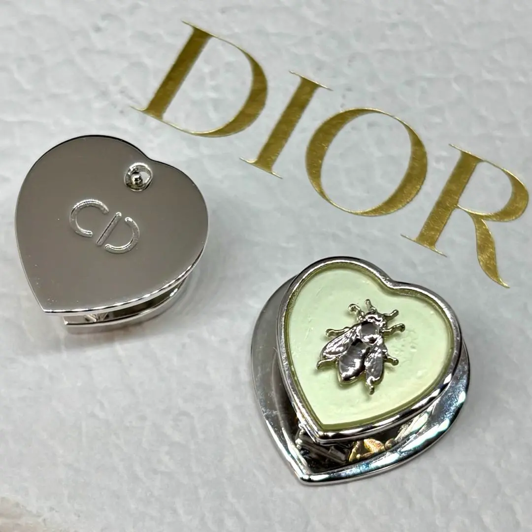 2026年最新】dior ピアス 蜂の人気アイテム - メルカリ