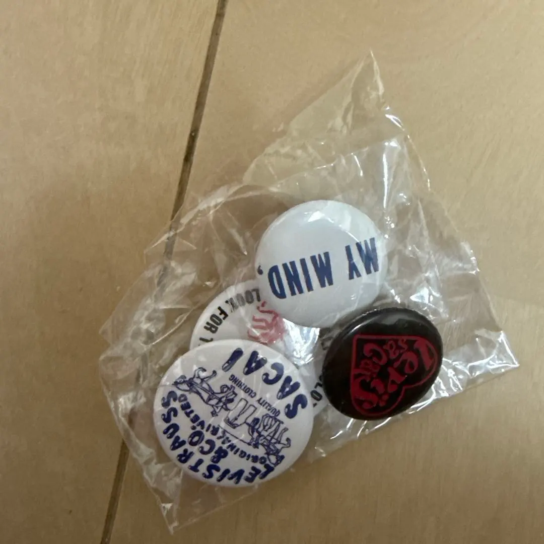 2026年最新】リーバイス缶バッジの人気アイテム - メルカリ