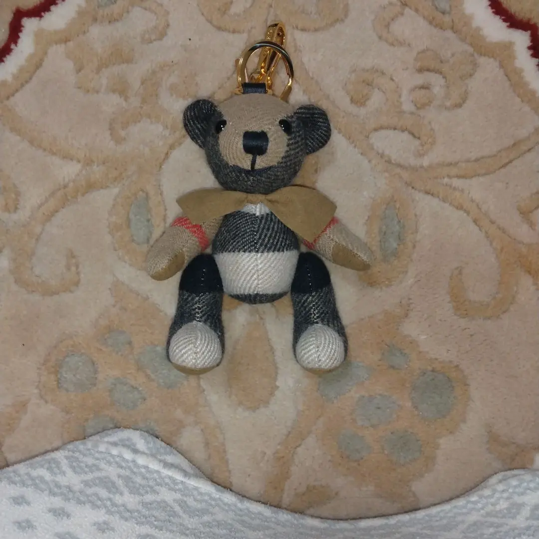 2026年最新】burberry バーバリー くまチャームの人気アイテム - メルカリ