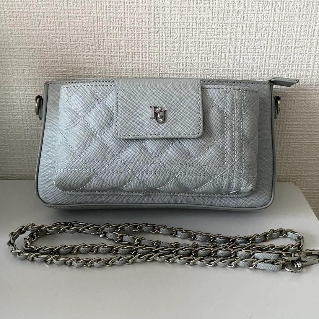 2026年最新】riu phone bagの人気アイテム - メルカリ