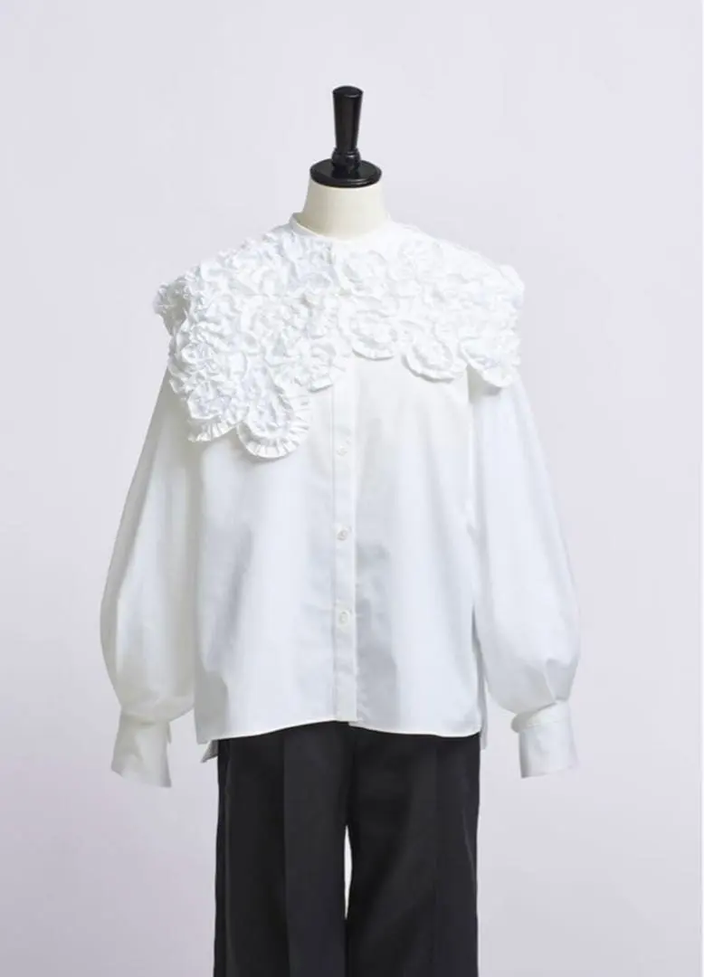 2026年最新】yori ホイップカラーブラウスの人気アイテム - メルカリ