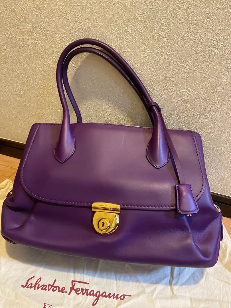 2026年最新】Salvatore Ferragamo カラー：パープル系 ハンドバッグの