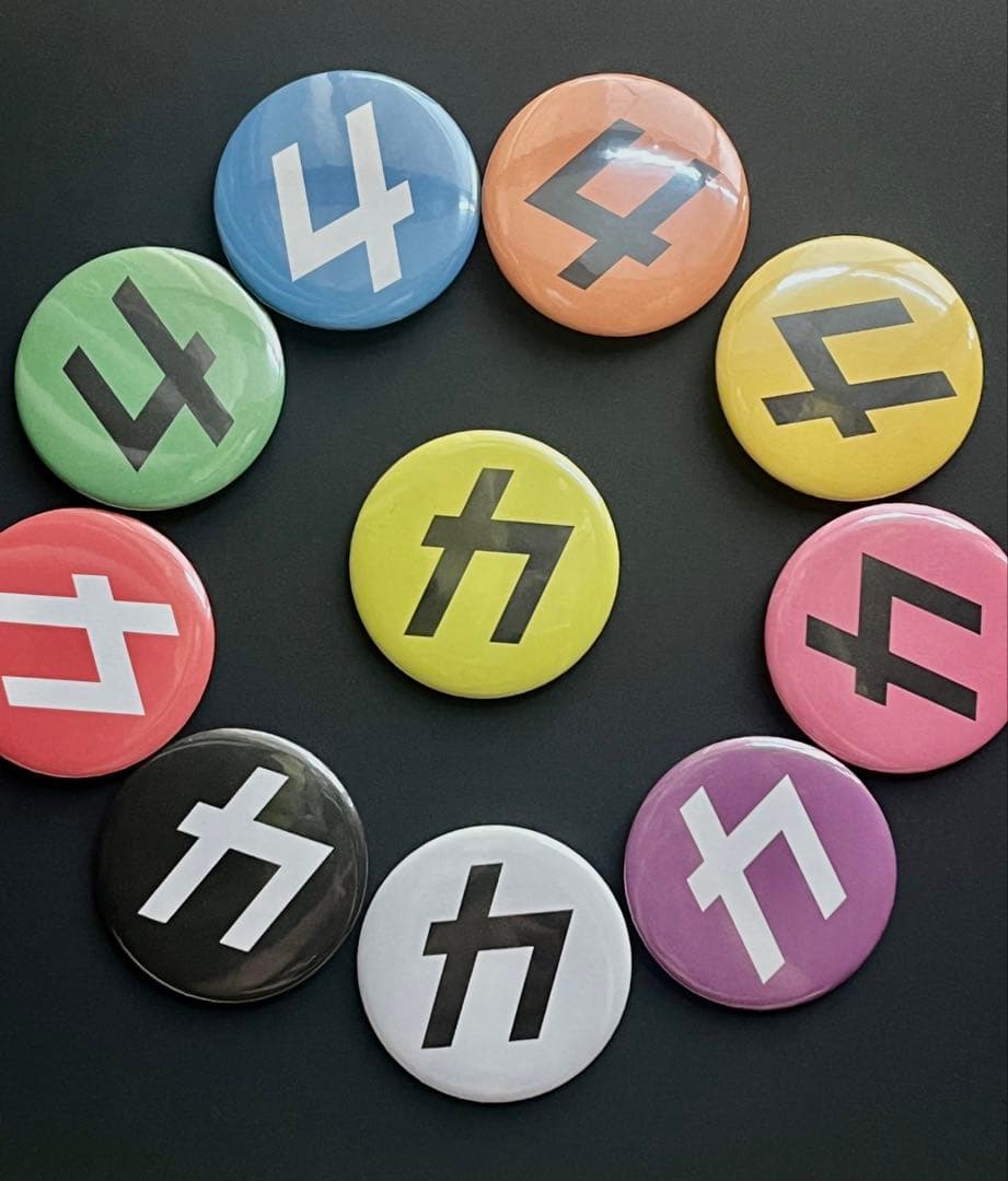 ハンドメイド カリスマックス 缶バッジ 風【ピンク】 - メルカリ