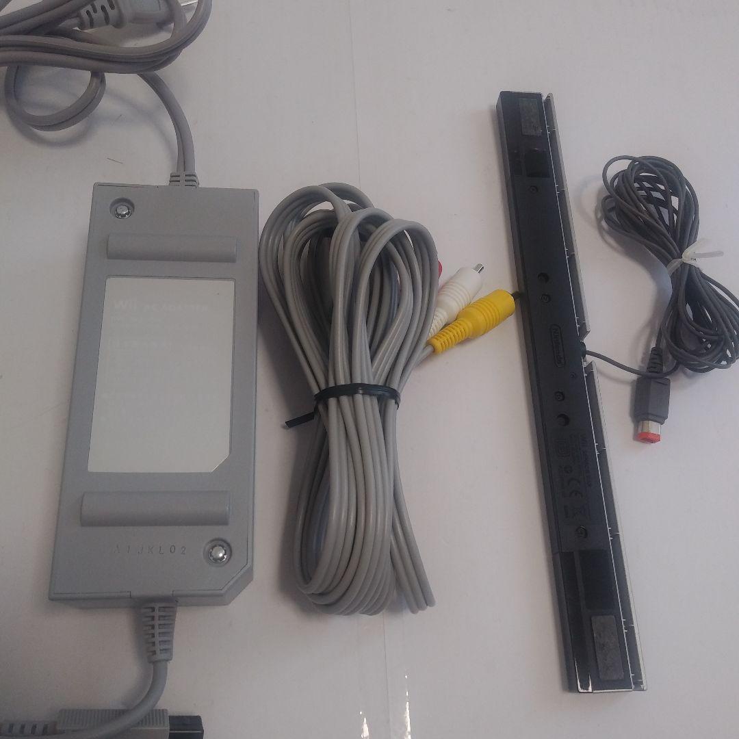 Nintendo wii 本体セット ソフト4本/wiiリモコン・ヌンチャク付き