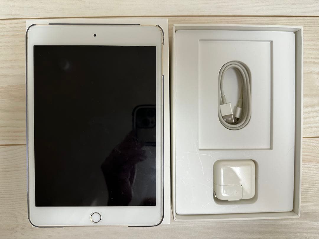 Apple iPad mini ゴールド 本体 充電器付き Apple iPad mini 4 Wi-Fiモデル 128GB MK9Q2J/A [ゴールド] 価格比較
