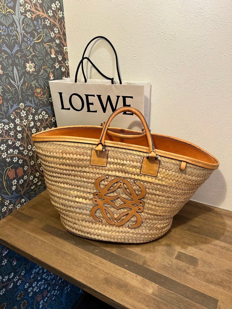 LOEWE ベージュ ストロートートバッグ 中古・古着通販】LOEWE (ロエベ) スタンダードA5トートバッグ ベージュ