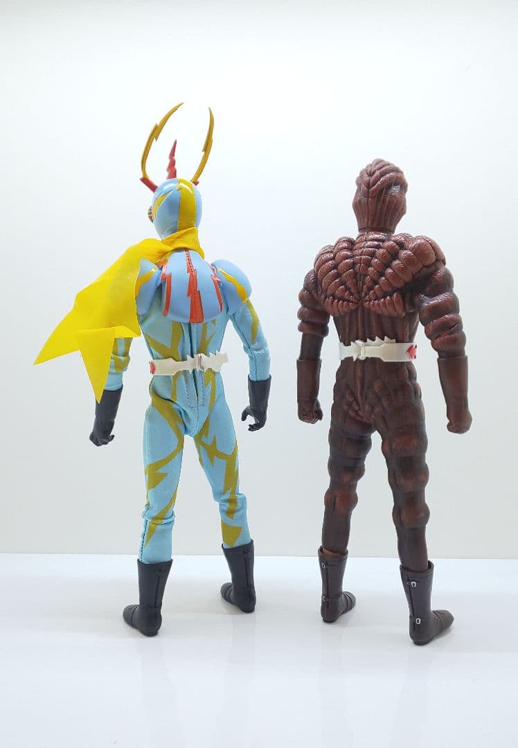 30cm可動♪✨◇イナズマンとサナギマン◇◇昭和/特撮◎RAH☆ - メルカリ