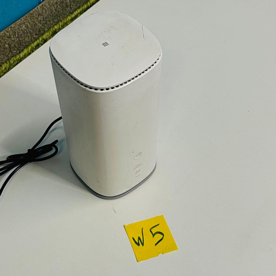 ZTE Speed Wi-Fi HOME 5G L13 ホ黒のアダプター付き