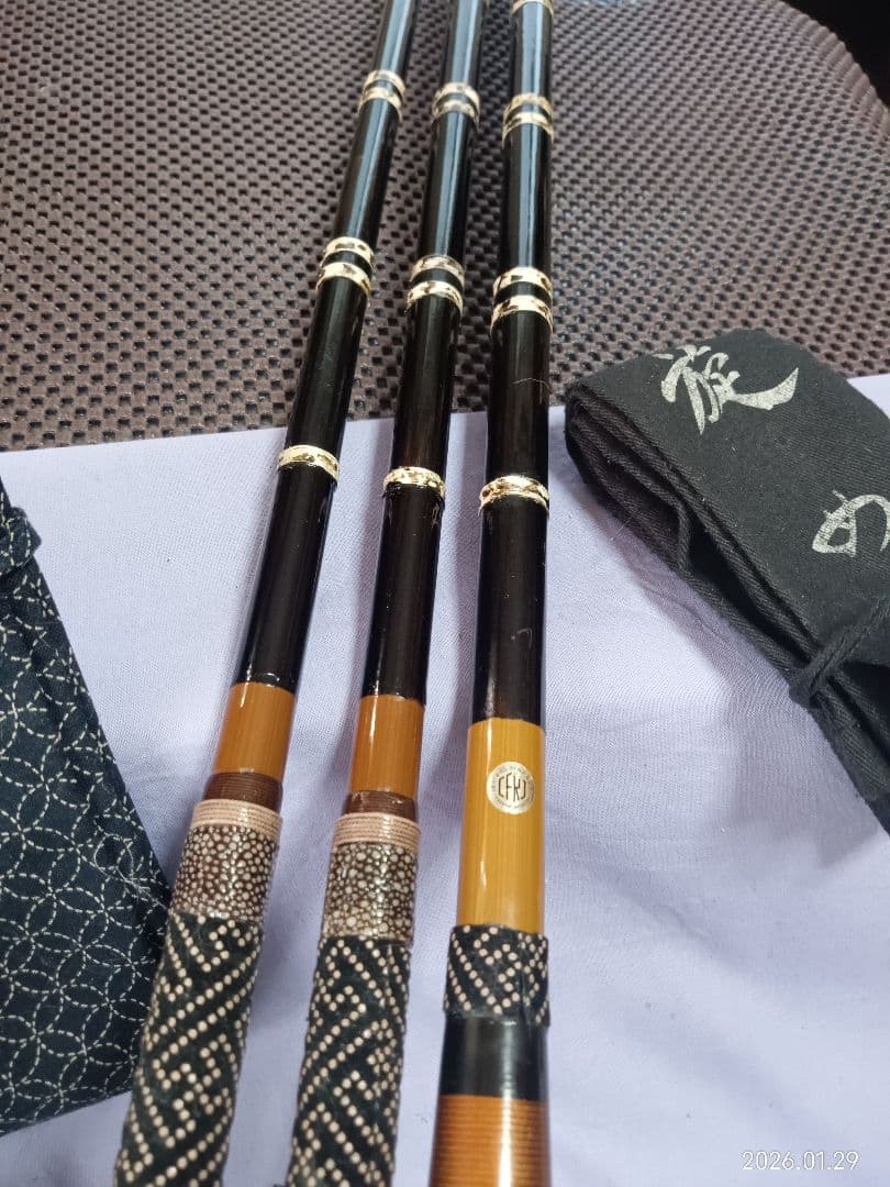 カーボン総塗り竿掛け二本物鮫皮&綾形カスタム玉ノ柄セット・へら竿