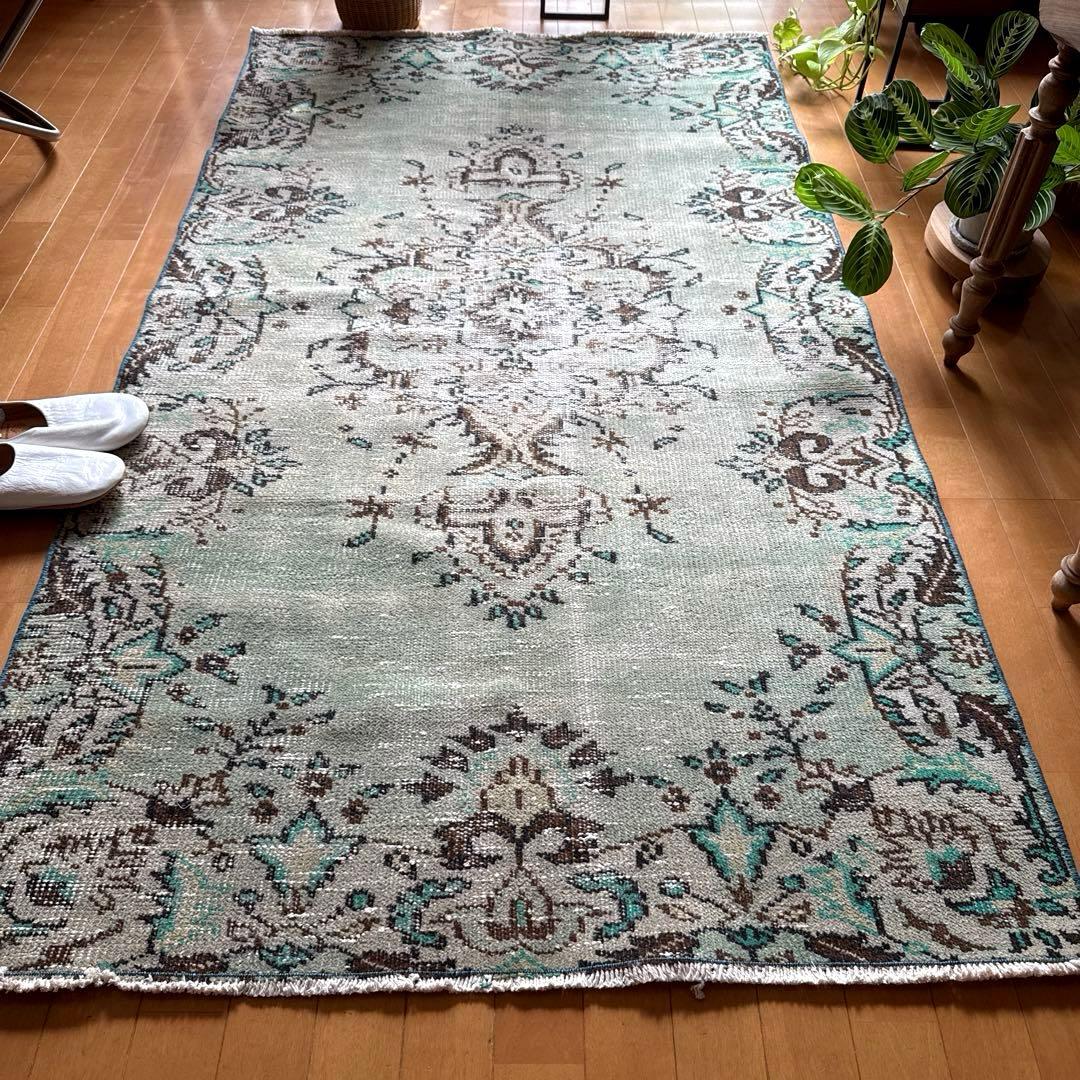 107×194淡いエメラルドグリーン×ブラウン　シャビー　トルコヴィンテージラグ トルコヴィンテージラグ ハーフラウンド 45×75 半月 クリーム